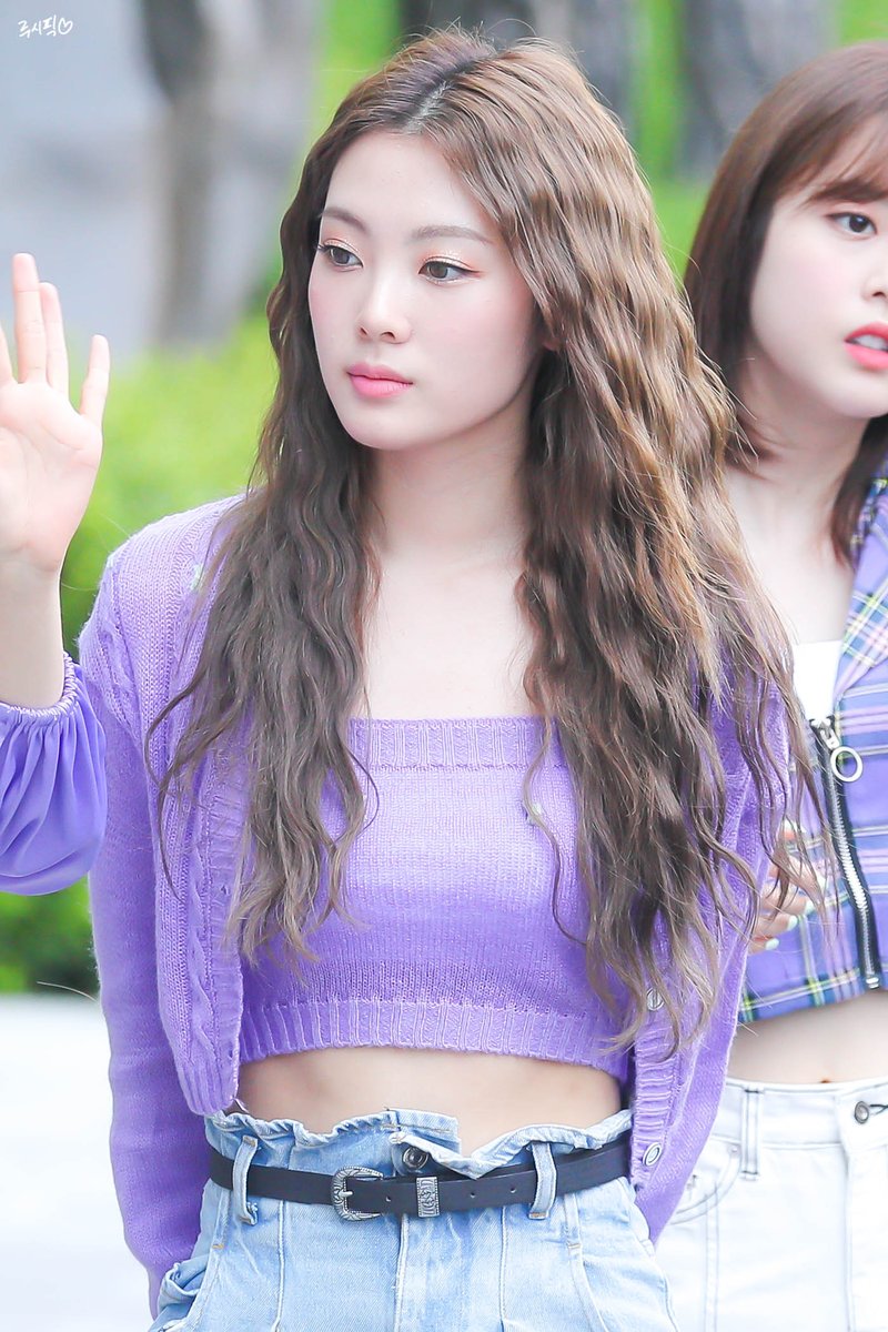 200704 음중 출근
#노효정 #효정 #Lucy #루시 #wekimeki #위키미키  
<a href="/WekiMeki/">WekiMeki 위키미키</a>