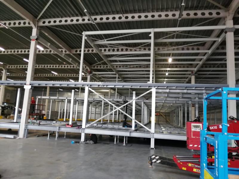 SwitchAms's tweet photo. Constructing a new datacenter-hall for our customer in Amsterdam Southeast. Based our innovative patented cooling design with indirect adiabatic cooling units under the raised floor on +3 meter level. #datacenter #amsterdam #modular #scalable https://t.co/dxL26YuaKm