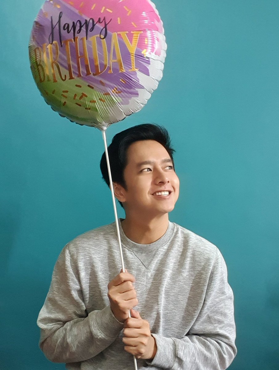 Another year older, wiser, and HAPPIER.

I am overwhlemed by all of your wishes and generosity. I have felt so much love today, truly has been a wonderful birthday. 

Please accept my heartiest 'Thank you'! Salamat, salamat! ♥️