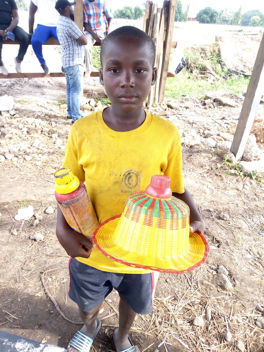 terverlim's tweet image. I encountered this 14 year old,kashater  at the polo club in Makurdi who uses empty plastic cans to make all sorts of stuff like this hat I'm wearing.

 In my opinion,he  is too talented not to be recognized by organizations, government or even individuals who have the capacity .