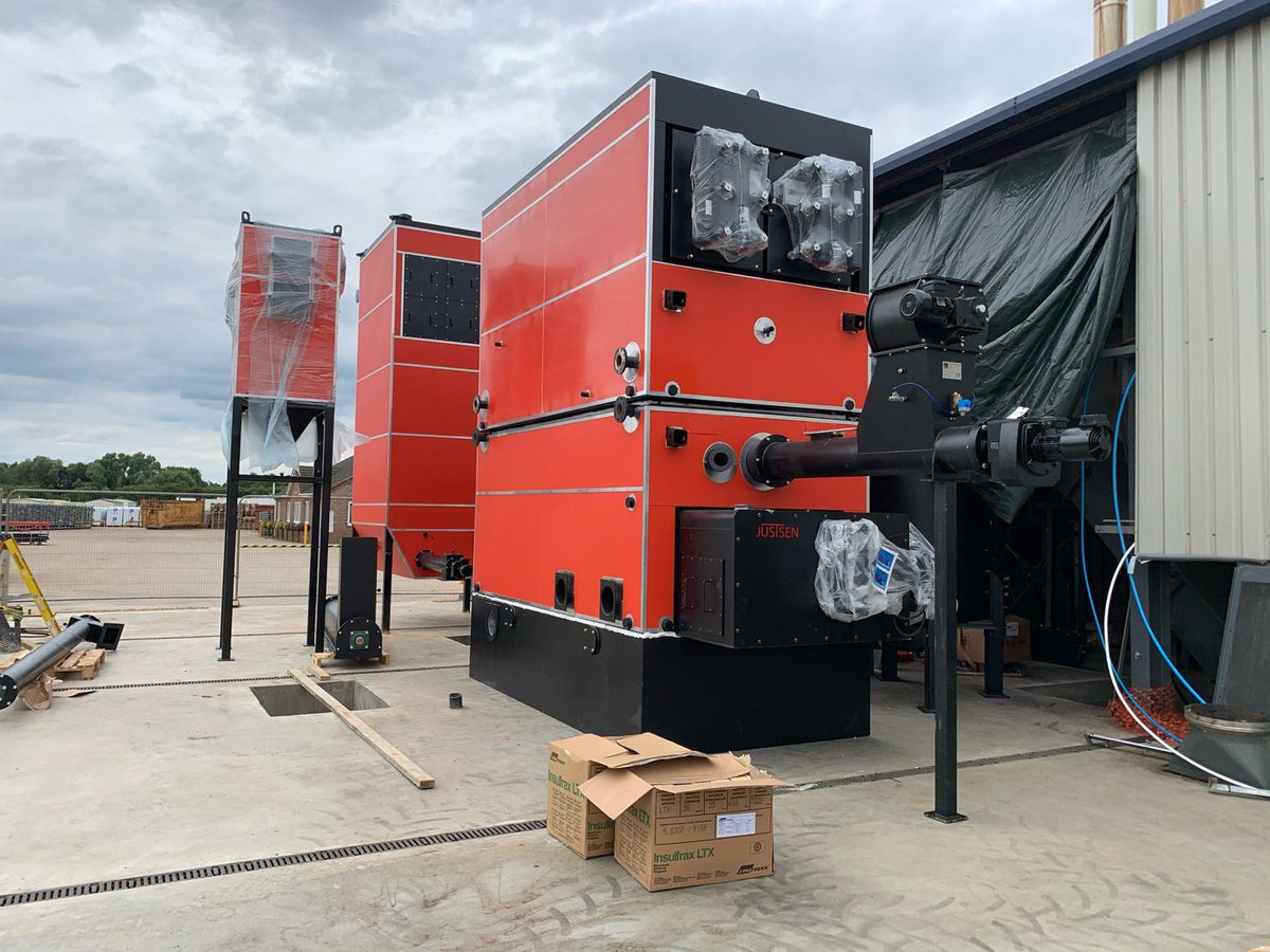 JustsenEnergi's tweet image. Biomass boiler system parts at the jobsite in the UK.
It is a 2 MW hot water boiler for the horticulture industry.
Photos: Ebtech Energy Systems Ltd
#biomass #bioenergy #justsen