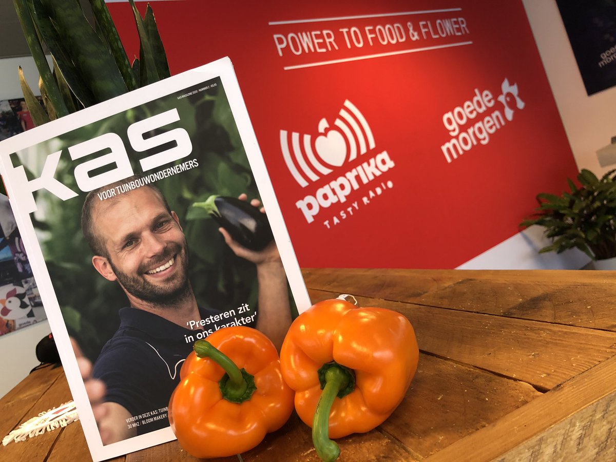 KASMagazine's tweet photo. Om 12.00 uur kun je weer luisteren naar een nieuwe #KASLive op @PaprikaNL. Met dit keer @KoppertNL, @WorldHortiCentr en @InnoQuarter en heel veel muziek! Luister via https://t.co/XCTtHJJ7f9! https://t.co/ktGl2CUllf