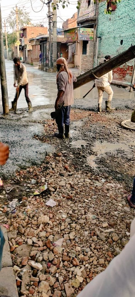 .<a href="/ArvindKejriwal/">Arvind Kejriwal</a> जी के निर्देशानुसार "मुख्यमंत्री सड़क योजना" के तहत जहाँगीर पुरी का C-D ब्लॉक वाला मेन रोड़ अगले 2 से 3 दिन में बनकर तैयार हो जाएंगा।

जहाँगीर पुरी को बेहतर बनाने में हर संभव प्रयास जारी रहेगा।