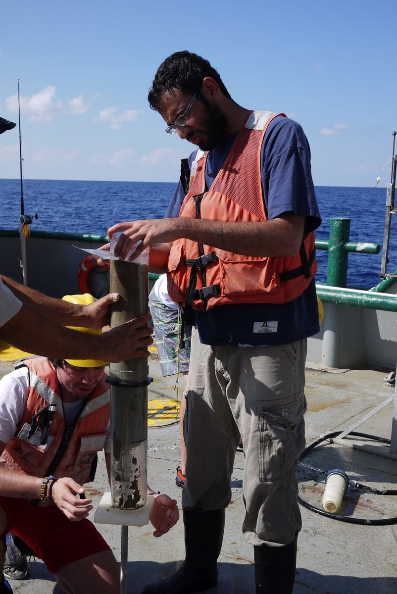DSBSoc's tweet photo. Meet the #nextgeneration of #deepsea researchers:
Arvind Shantharam @Lohitsa1 from @floridastate @meiolab
https://t.co/58MuC0sfup
#ScientistProfiles #deepsea #students #ECRs https://t.co/0hyQzja8CL