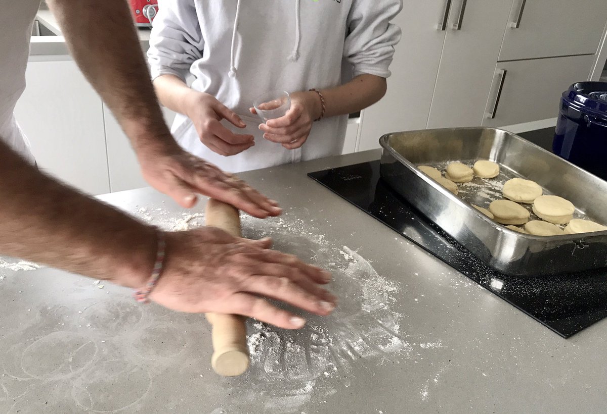 TraceySpicer's tweet photo. Hubby and daughter making scones.
SCONES!
#covidcooking #nomnom #notflo https://t.co/npjBhTyJFX