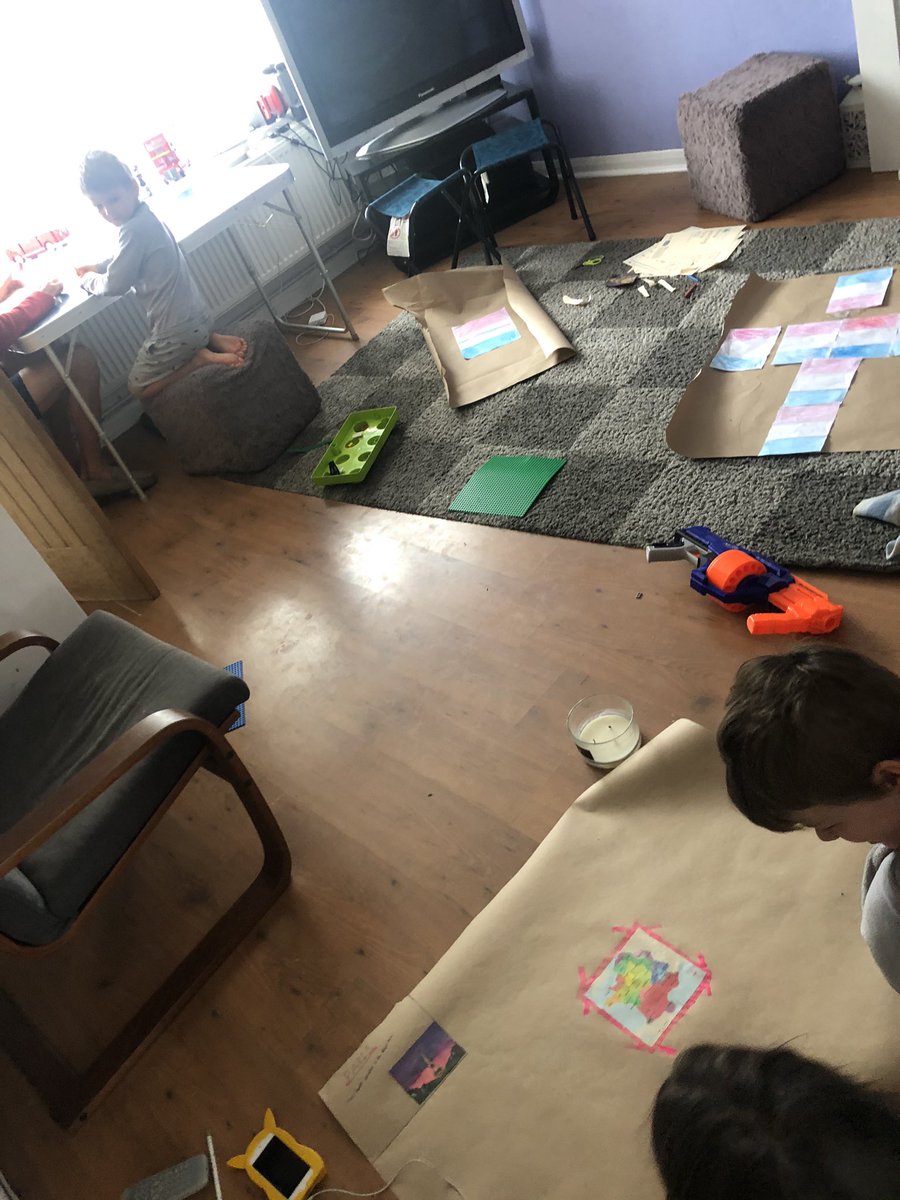 French week poster making in the TP house <a href="/WavertreeCE/">Wavertree CE School</a>