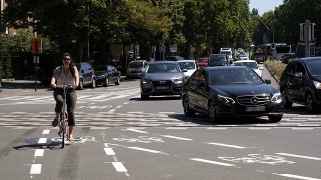commuty_net's tweet photo. 69% of Belgian companies already offer at least one alternative mobility solution such as carpooling, cycling, public transport or a mobility budget. As a result, bicycle leasing has experienced unprecedented growth of 21%. 🔝 🚲 https://t.co/sE8GYXGZdx https://t.co/AElO6W16bz