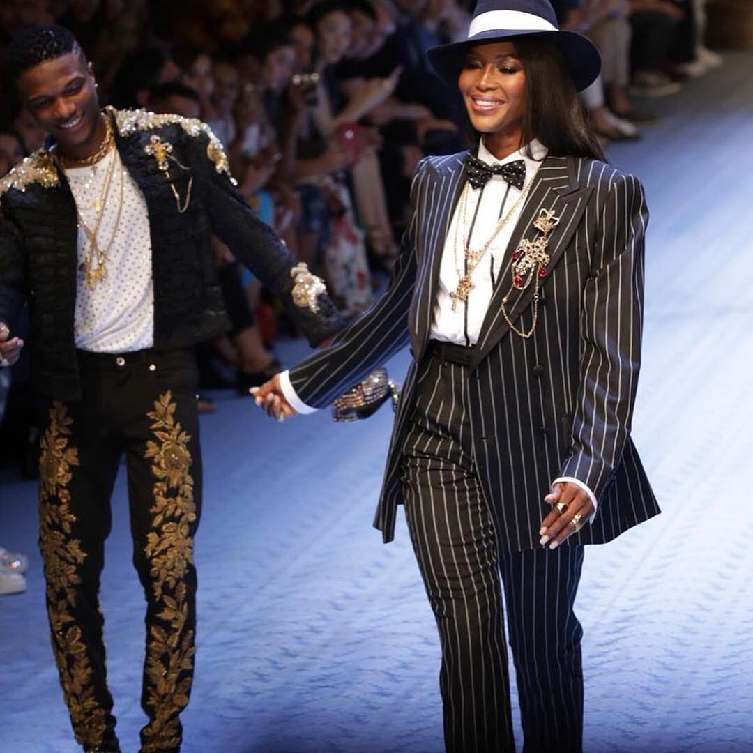 17. Wizkid's story took to another dimension in 2018 when he hit the runway with fashion icon and model, Naomi Campbell for Dolce and Gabbana and the Internet Exploded. (besides Soco was played at the event in Italy while wizkid was on the runway)