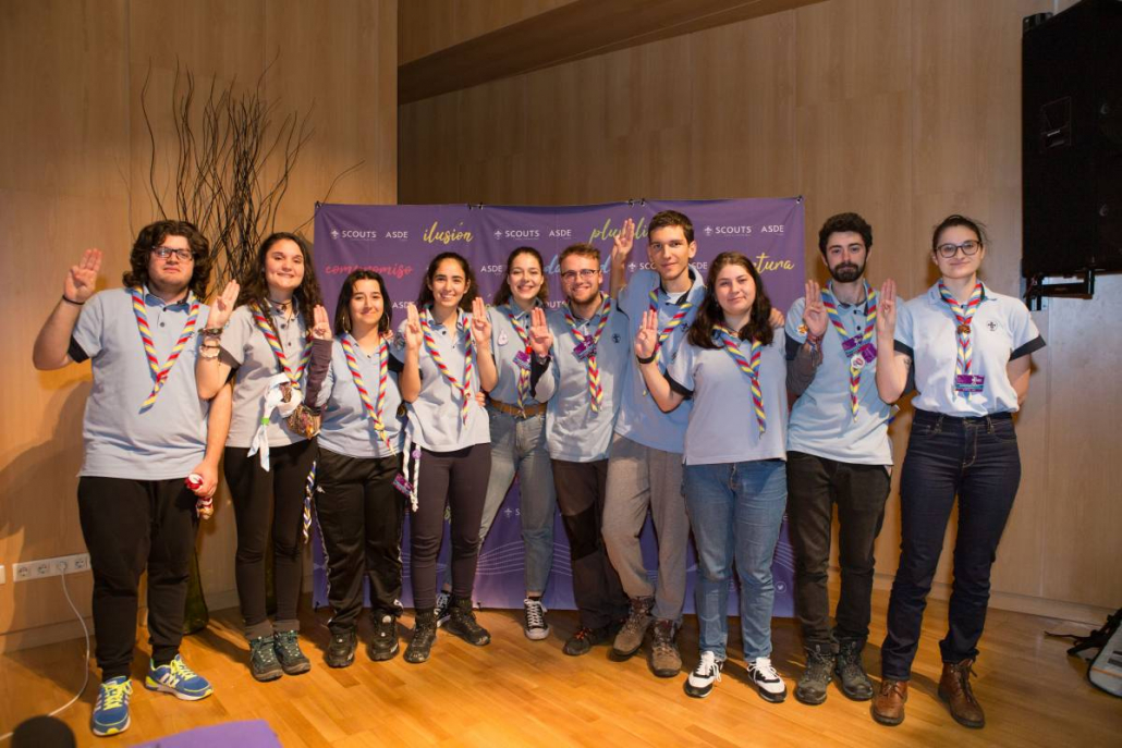 scout_es's tweet photo. Estamos muy orgullosas de seguir apostando cada día por los Derechos de la Infancia, nuestros programas de salud, emprendiendo a nuestra juventud con el Foro Rover y las competencias del voluntariado con el Proyecto Reconoce. #HazMemoriaScout https://t.co/0dh9ZA0uKX