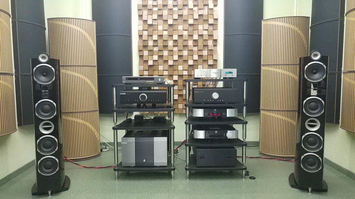 HiFi_MANIA's tweet photo. #KRELL #Triangle #SignatureALPHA #MOON #CHORD https://t.co/6nAVrMwXu9