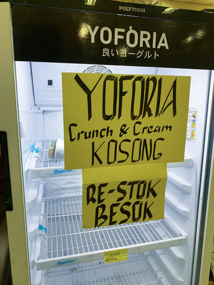 ngemtot's tweet photo. GUYYYYYSSSS PLS BALES ada yg tau ngga ni nyari yoforia crunch and cream dimana....... Gw nyari kosong mulu TTTTT penasaran gw pengen nyoba rasanya enak gak sih??? https://t.co/9KL7lG9cIH