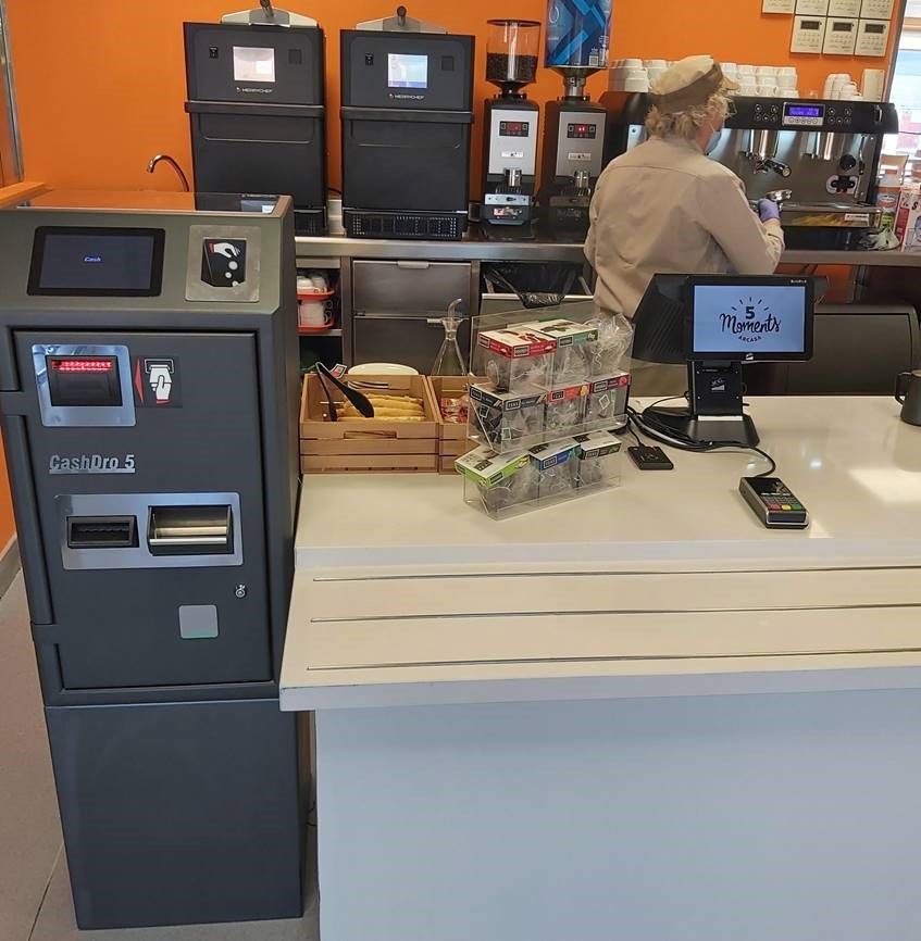 improjectsbs's tweet photo. @improjectsbs informatiza, con soluciones @ICGSoftwareGrup, los locales de restauración del Comp. Hosp. de Navarra, Clínicas Virgen del Camino y Ubarmin. Se instaló #FrontRest en puntos de venta de restauración, #CashDro (gestión de efectivo) y #TQuiosk (autogestión de pedidos). https://t.co/lsmsJNKYaP