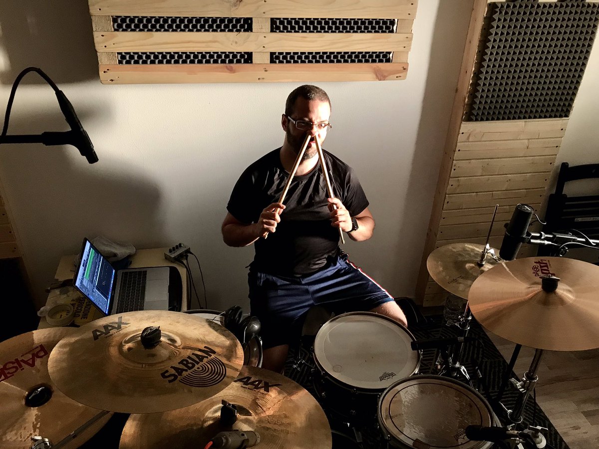 FankazBand's tweet photo. Fankaz new album! Recording drums! DONE! #fankaz #newalbum #drums #recordingstudio #titanslab #studiorecording #italy #skatepunk #skatecore #hcpunk #hardcore #melodichardcore https://t.co/AoAKKeeyC7