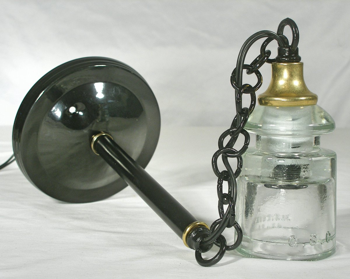 oldstuffdave's tweet photo. Single Chain Pendant Lamp Vintage Telegraph Insulators black brass clear glass hanging light 18 inch drop https://t.co/G9mFi8HJDI #vintage #Etsy #Oldstuffdave #GlassAntique https://t.co/WNu0nppUbk