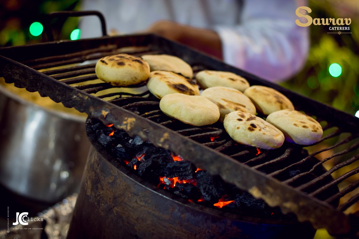 iamjayjc's tweet photo. A Tasteful Affair 💞
Loved to click for #SauravCaterers ❤️📷
JC Clicks 📷
A unit of The OM Creations
#FoodPhotography #WeddingEvent #LiveCounters #Catering #PureVegCaterer #GoodFood 🥘 https://t.co/6FeQQfu9Lw