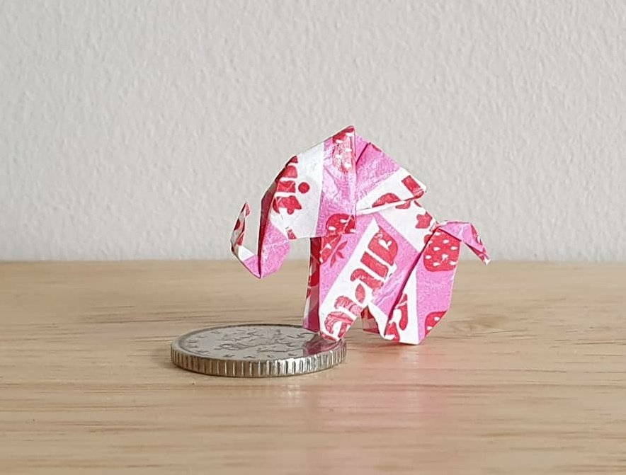 dianemulholland's tweet photo. I have no idea what a fruit-tella is, some kind of sweet? But I can't resist anything pink at the moment, so I picked up this wrapper (and washed it) and made a fruitelephant ππ
#LockdownOrigami https://t.co/ylavoFpewH