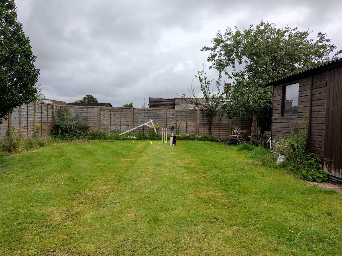 vvill_iam's tweet photo. A #fruity good morning from #Littleport #Cambridgeshire #lockdown garden #legspin bowling practice.
Looking forward to start of 2nd test #ENGvWI @EmiratesOT @bbctms @TridentSportsX @AlisonMitchell @MichaelVaughan @isaguha @philtufnell #Cricket @windiescricket @englandcricket 🏏 https://t.co/7HgAhgDqeM
