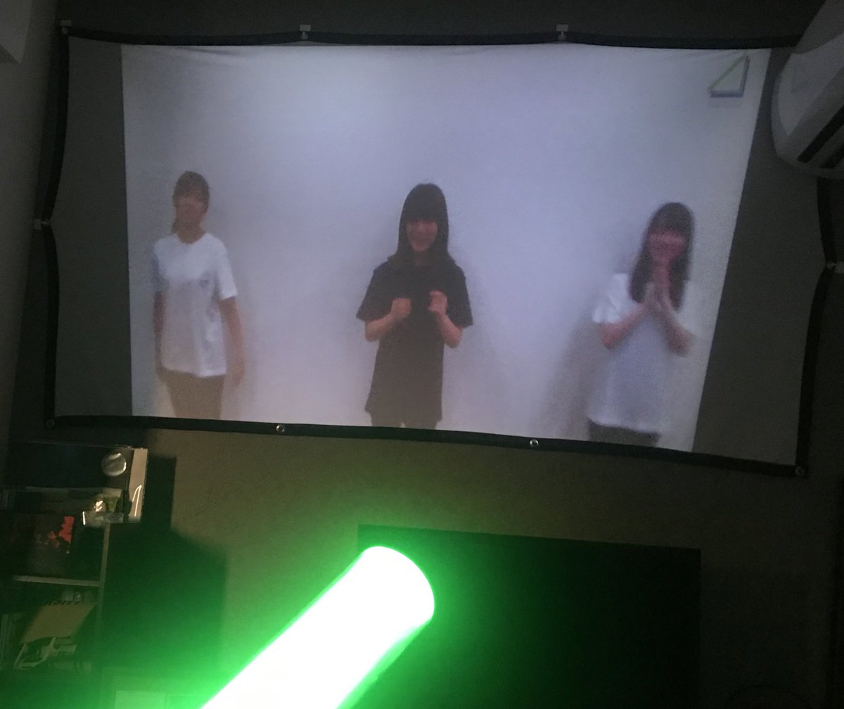 deimon4316's tweet photo. 準備はできた

#欅坂46
#LiveOnlinebutwithYOU https://t.co/2uPoBC3nAf