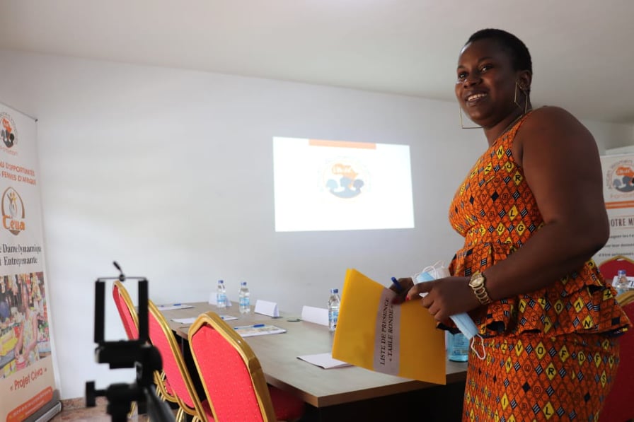 AwiFondation's tweet photo. #Awiinfos
#ProgrammeCewa

Dans le cadre de son programme #CEWA2020 qui vise 25000 femmes, la @AwiFondation multiplie les rencontres avec ses potentiels partenaires en vue de mener à bien ce programme.
#Autonomisation #womenpower #femmes 
1/1 https://t.co/fLYSounuw7