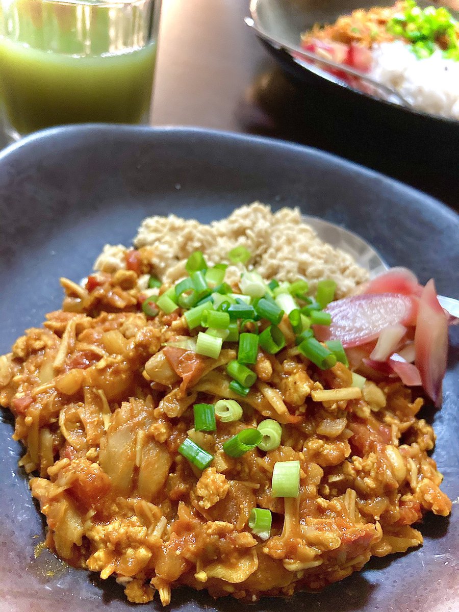 目指せ 25kg ゆるダイエットまるみちゃん 7 15 晩ごはん ॱ 鶏胸ひき肉のキノコのキーマカレー 材料 鶏ひき肉 エノキ 舞茸 レンコン にんにく しょうが トマト缶 ヨーグルト 飴色玉ねぎ あと残ってた野菜ジュースを処理 でも