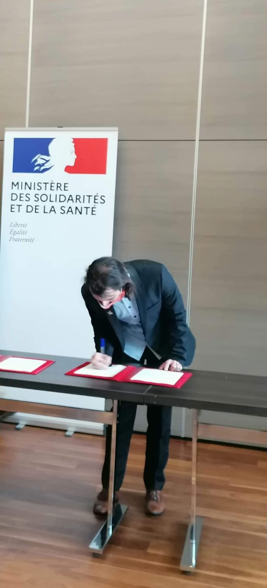 ISNARIMG's tweet photo. ✍️ Ségur de la Santé : Signature de l'accord aujourd’hui.

Ces mesures sont un premier pas pour améliorer les conditions de travail des internes.  

👊 L’ISNAR-IMG maintient son travail pour continuer à les faire progresser.

🎉 Avancée des mesures salariales à nov.2020 https://t.co/3IIqvv16eU
