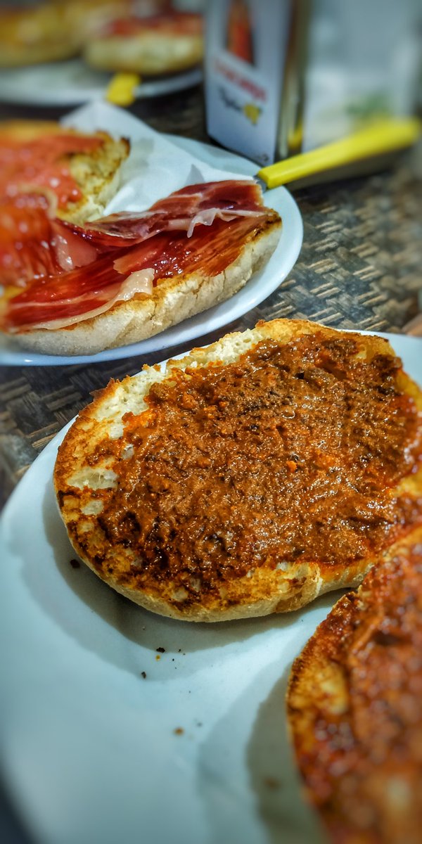 jcalderon_tv's tweet photo. #lagranduda El mollete con...
RT: jamón y aceite
FAV: manteca colorá https://t.co/F1TOAGmJjd