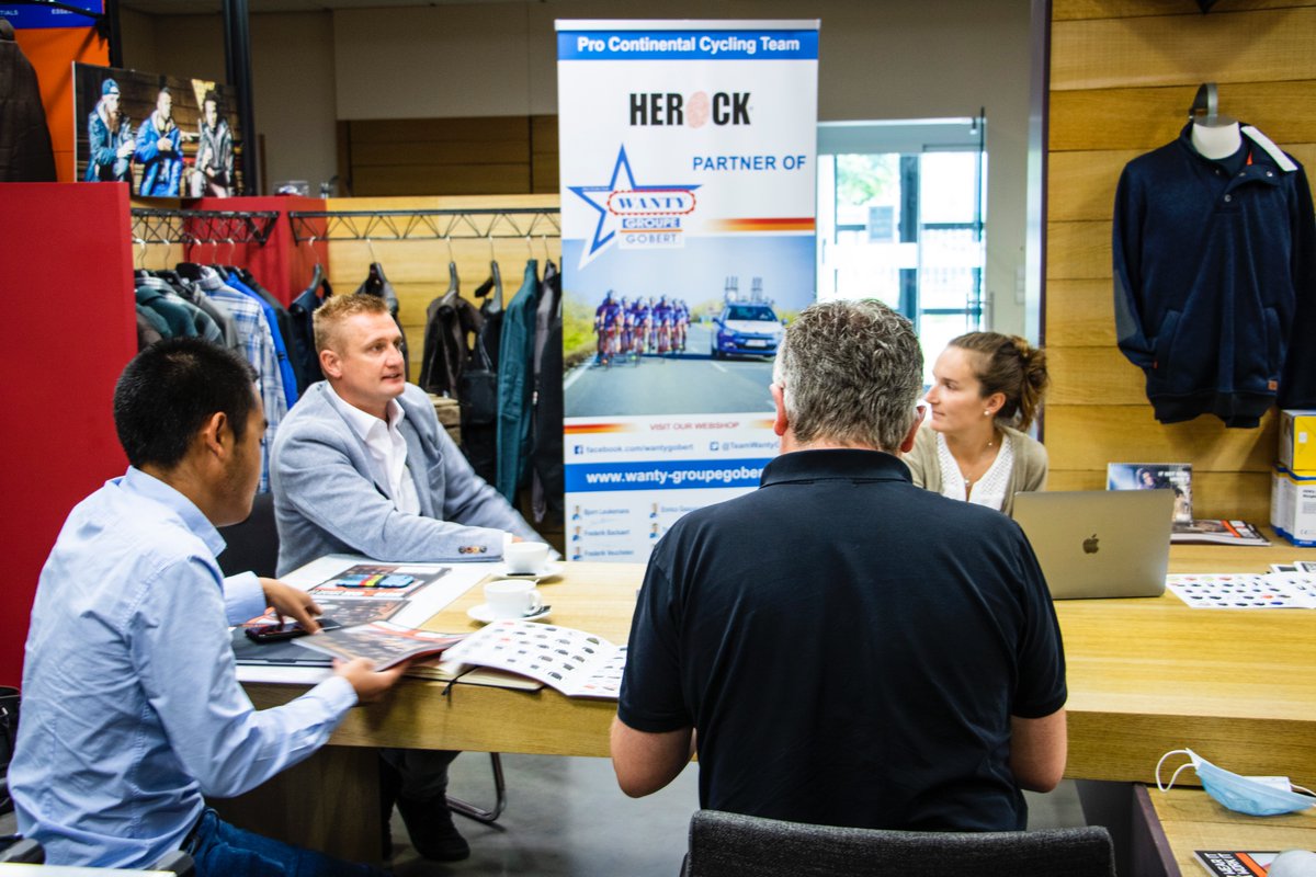 CharLiegeois_CX's tweet photo. Shopping with @wellensonline!
👕👞🧥🧤🧢🤗
@herockworkwear will soon again make our mechanics and riders happy with work and leisure clothing! 👍
#tormanscross #weworkhard #herock https://t.co/9f5mHKeBpI