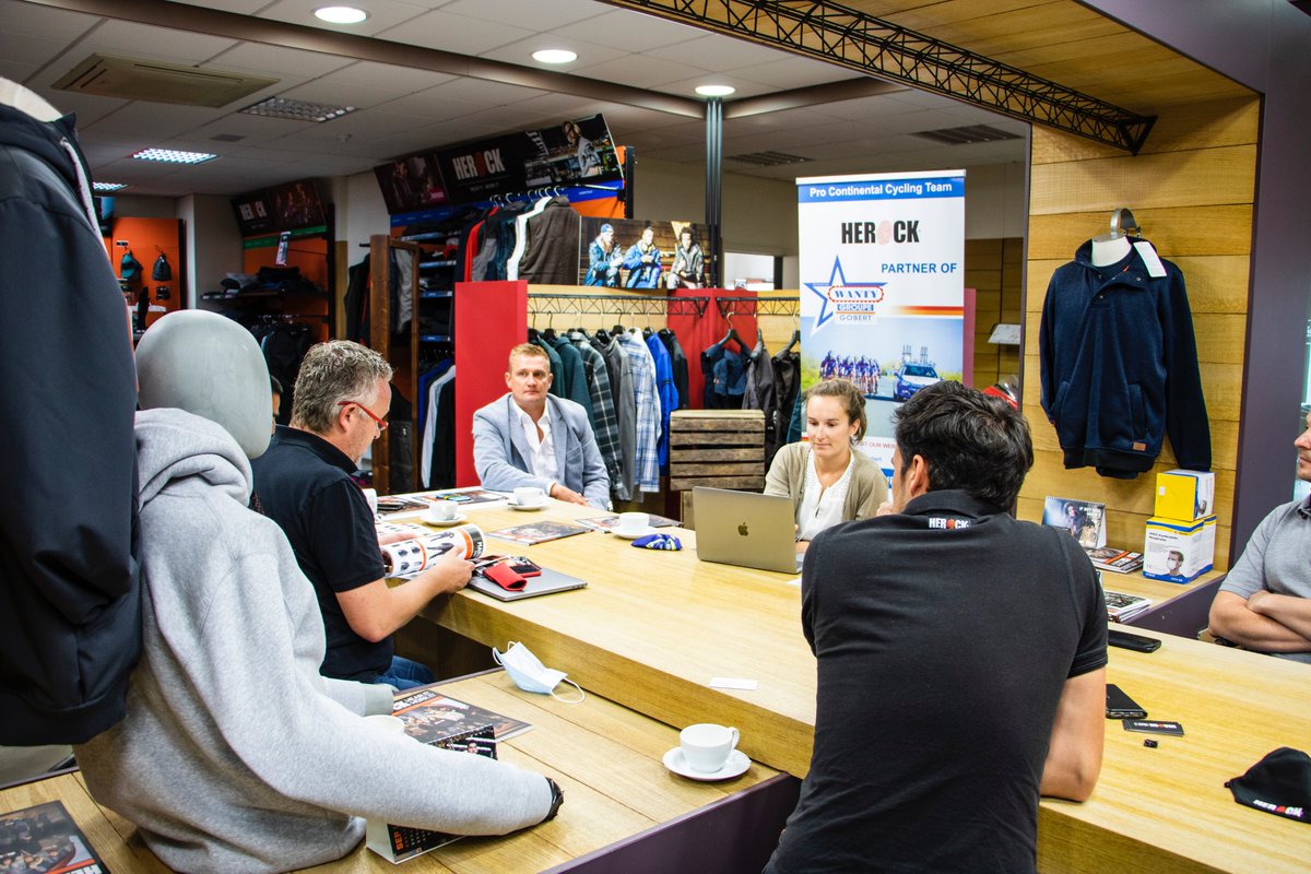 CharLiegeois_CX's tweet photo. Shopping with @wellensonline!
👕👞🧥🧤🧢🤗
@herockworkwear will soon again make our mechanics and riders happy with work and leisure clothing! 👍
#tormanscross #weworkhard #herock https://t.co/9f5mHKeBpI