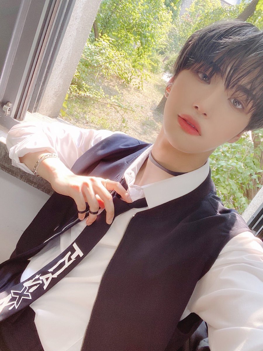 ATEEZofficial's tweet photo. [#성화] 보고 싶은 에이티니~ 밥은 먹었어요?
맘마 챙겨 먹기~❤❤
#ATEEZ #에이티즈 https://t.co/gf4r55W2G6
