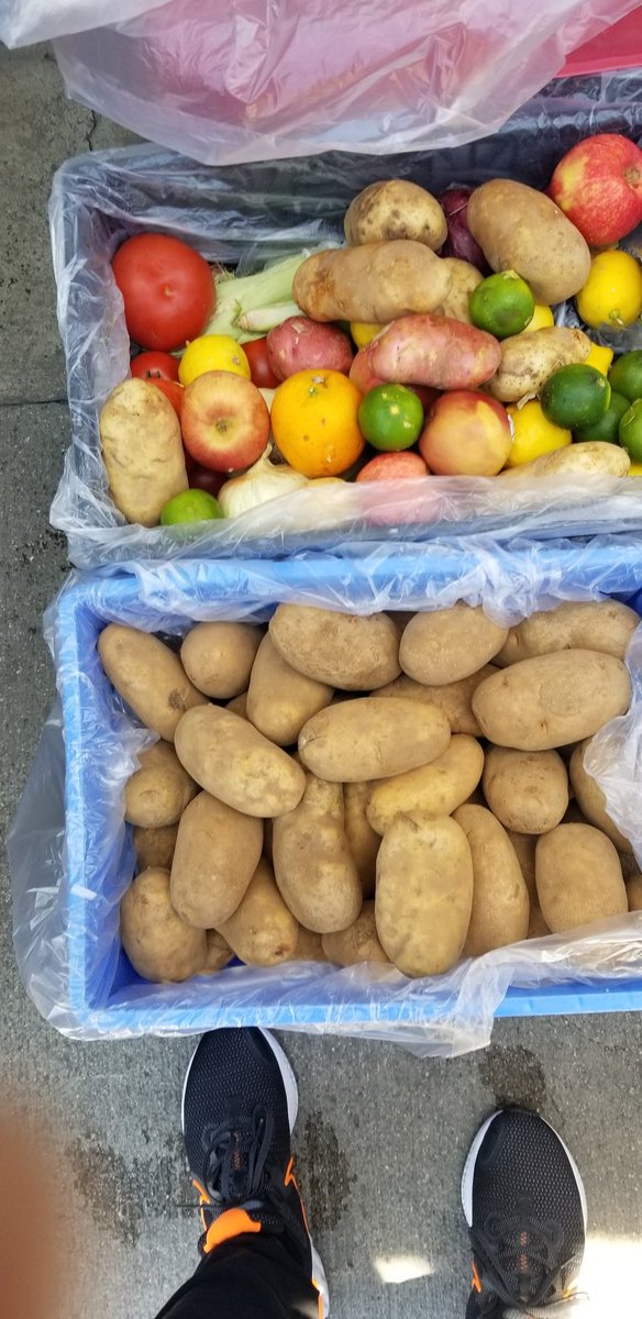 feeding_motion's tweet photo. Feeding In Motion focuses on the second tier of the @EPA's Food Recovery Hierarchy. By collecting from our partners unspoiled, healthy food &amp; donating it to our neighbors in need. By donating food, we’re feeding people, not landfills, supporting local communities, &amp; saving money. https://t.co/BdMdf2LfSU