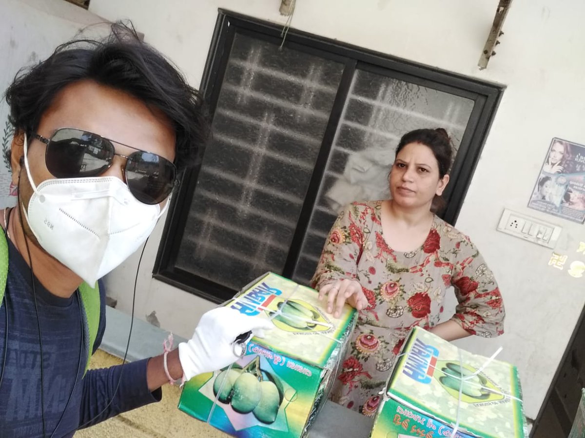 IleshCsc's tweet photo. On occasion of CSC Diwas , Via Grammen eStore VLE Deliver to Product at Customer Place ,, Customer is Very happy to this type of Services in CSC.. 

#CSCGrameeneStoreDiwas 
#CSCDiwas 
@CSCGujarat 
@CSCSPMVISHAL 
@jazan_sengupta https://t.co/2m51ZWxyaS