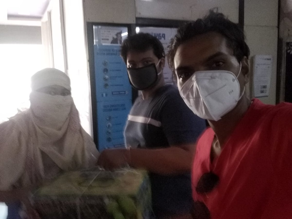 IleshCsc's tweet photo. On occasion of CSC Diwas , Via Grammen eStore VLE Deliver to Product at Customer Place ,, Customer is Very happy to this type of Services in CSC.. 

#CSCGrameeneStoreDiwas 
#CSCDiwas 
@CSCGujarat 
@CSCSPMVISHAL 
@jazan_sengupta https://t.co/2m51ZWxyaS