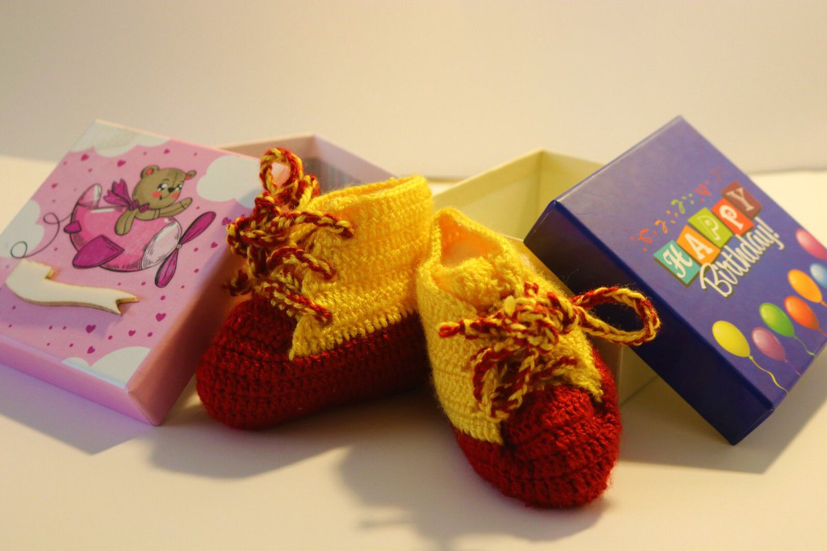 sevimshandarts2's tweet photo. #babe #blue #white #gift #booties #babybooties #coronavirus #handmade #ladies #twitterhacked https://t.co/u18xWYsoi2