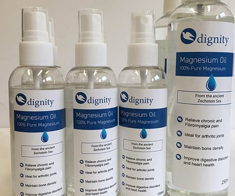 AWorldofLuxury's tweet photo. Was Kindly given a bottle of
#MagnesiumOil as a #producttester
The list of benefits are impressive, including:
Muscles cramps aches & pains
#BoostsEnergy
Calms nerves and eases #anxiety
Promotes a good night’s #sleep
#hairloss
And many more
Just wondered if you had any thoughts https://t.co/gEgtg61Hra