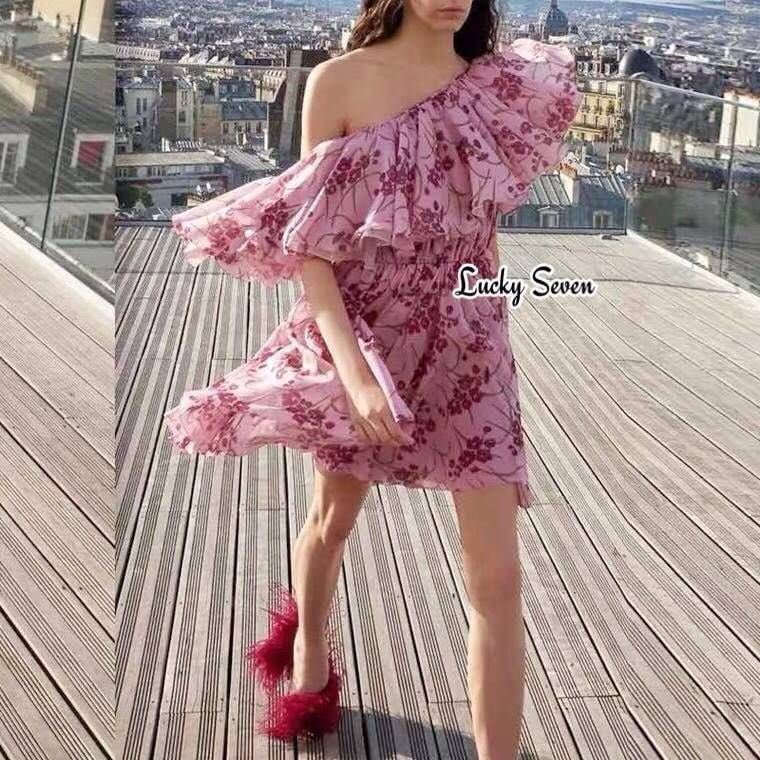 MakemebeauC's tweet photo. NEW IN♥️💕 
-งานนำเข้า พร้อมส่ง- 
Jennie blackpink wears 
เดรสแบบเจนนี่
299฿

#เสื้อผ้ามือ1 #เสื้อผ้าน่ารักๆ #เดรสเจนนี่ #เดรสเจนนี่แบลคพิงค์ #เดรสเจนนี่blackpink #ชุดเจนนี่ #ชุดเจนนี่blackpink #เดรสเปิดไหล่ #เดรสระบาย #เดรสลายดอก https://t.co/hJAMEYGch4