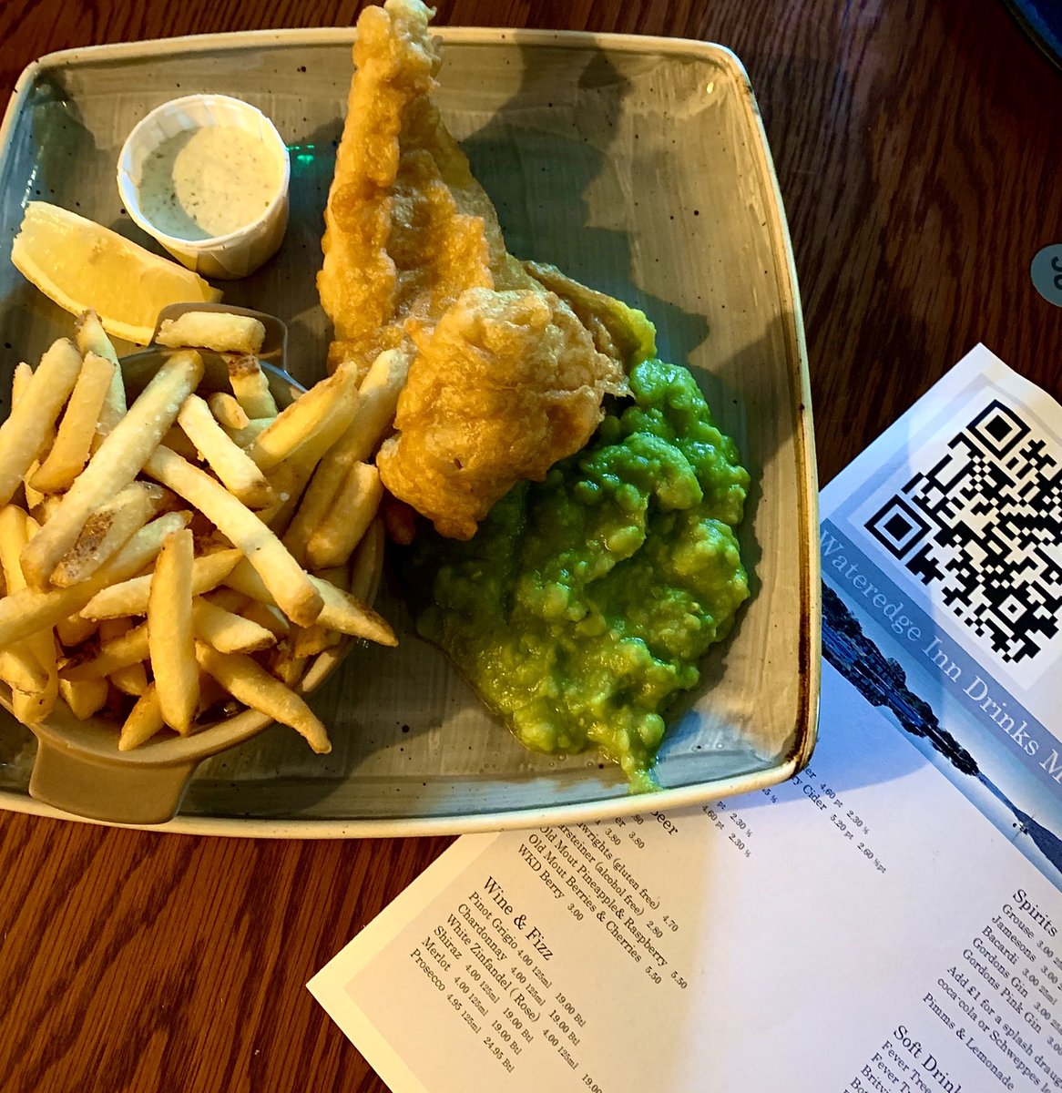 WaterEdgeInn's tweet image. Our Family Team are working exceptionally to put in place PPE management to help take care of themselves As Well As You Our Customer Family We will be using recyclable materials where ever possible until safe to return to cups &amp;amp; saucers &amp;amp; a Glass beverage quite picnic like here😁