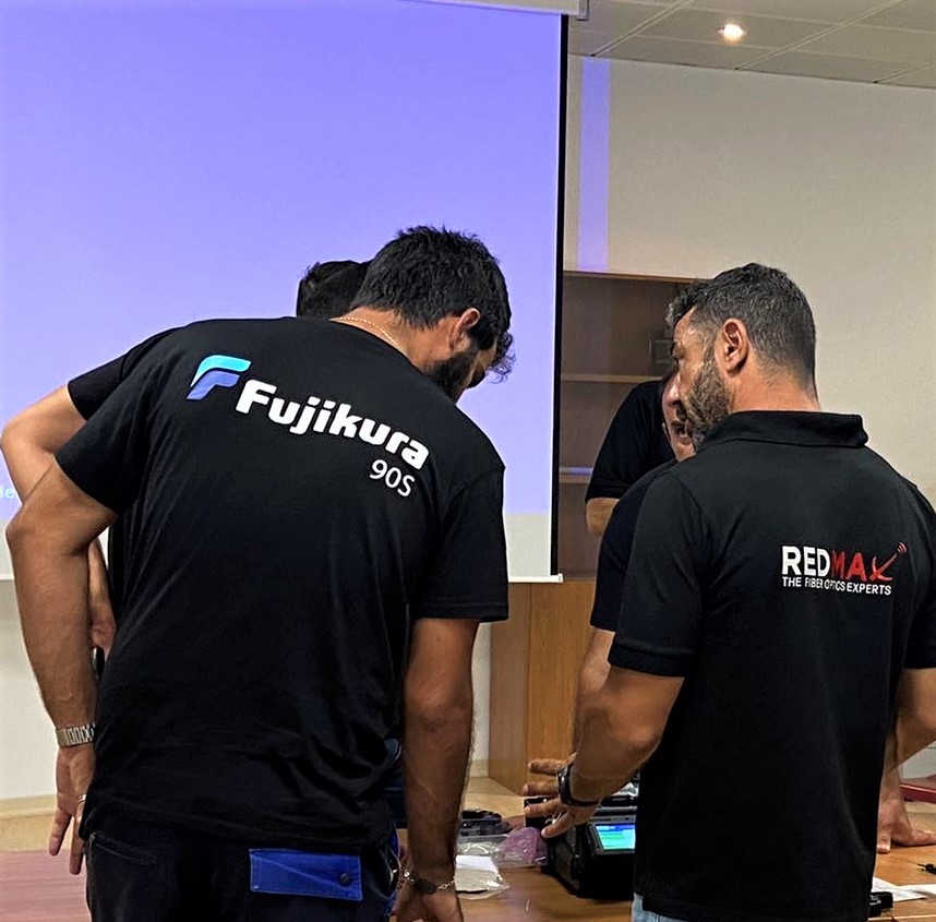 redmaxtech's tweet photo. @redmaxtech
 Training Cyta fiber optics technicians on the latest Fujikura 90s splicing models!
#redmaxtech https://t.co/ViRocJRD78