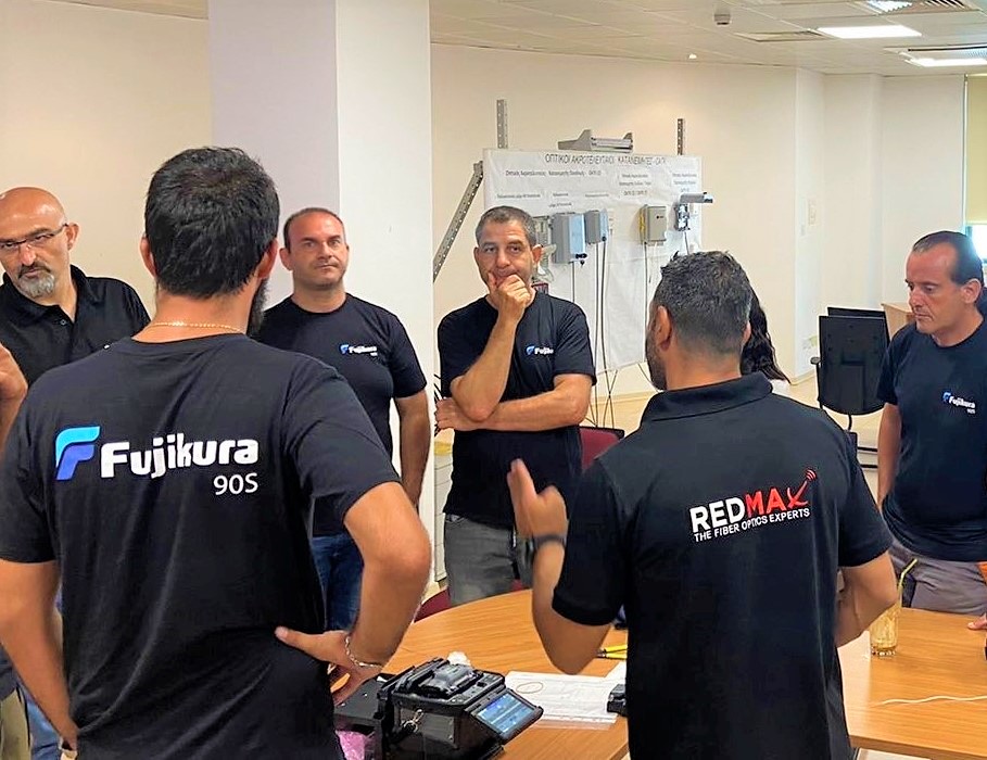 redmaxtech's tweet photo. @redmaxtech
 Training Cyta fiber optics technicians on the latest Fujikura 90s splicing models!
#redmaxtech https://t.co/ViRocJRD78