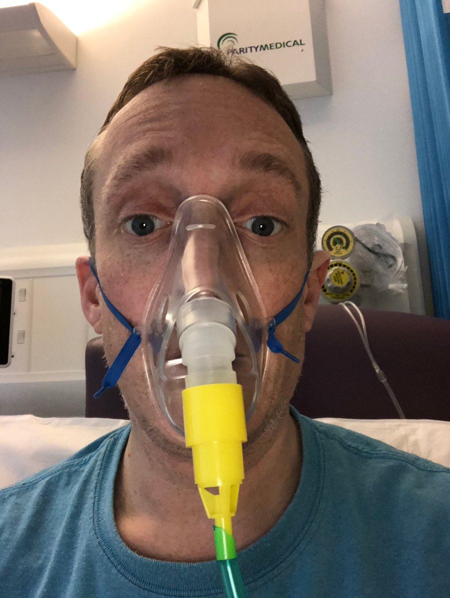 Then I got up close & personal with  #COVID19. Fever, difficulty breathing, hypoxia & admission to hospital. I remember feeling scared & alone. My sats kept alarming in the 80s, I was moved to HDU & news stories of NHS staff succumbing kept whizzing round my head. 3/6