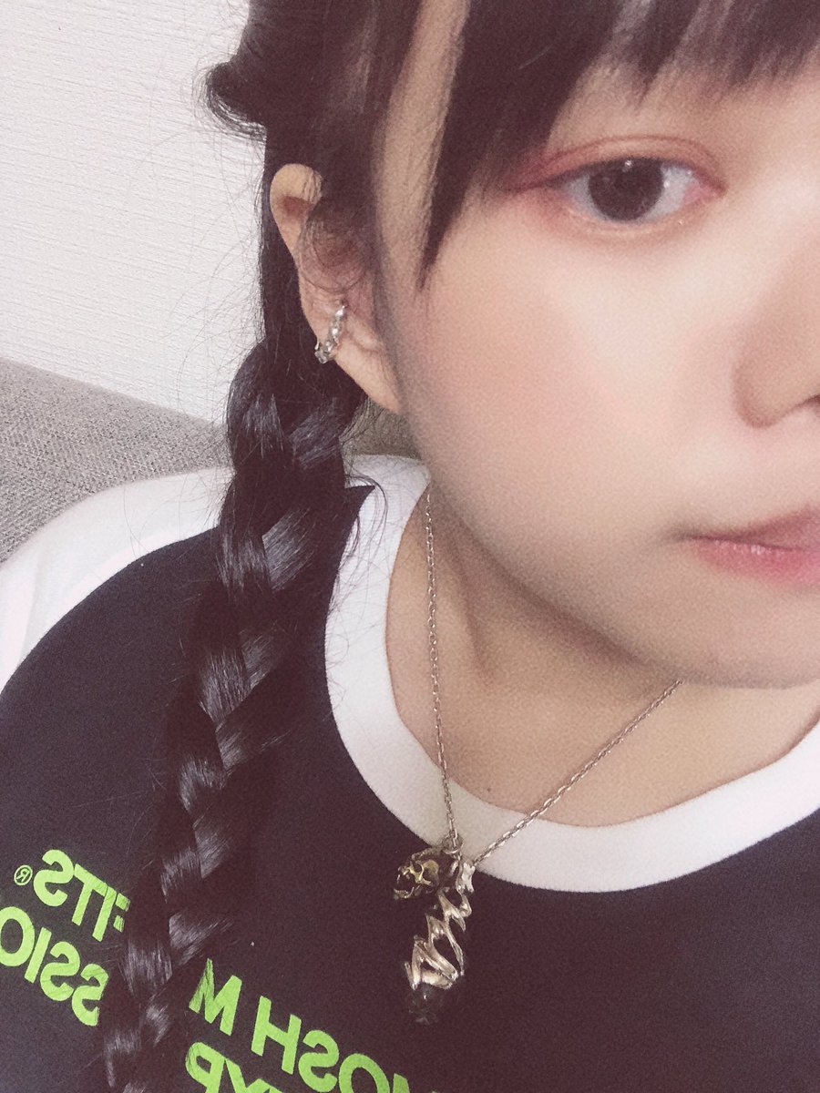 ReaXsilver925's tweet photo. イヤカフ受け取りました🙋♀️🙋♀️
めちゃ可愛。
ディレインリングをカットしてイヤカフに!!!!
#sfdjp20 https://t.co/bEG5LEfgm8
