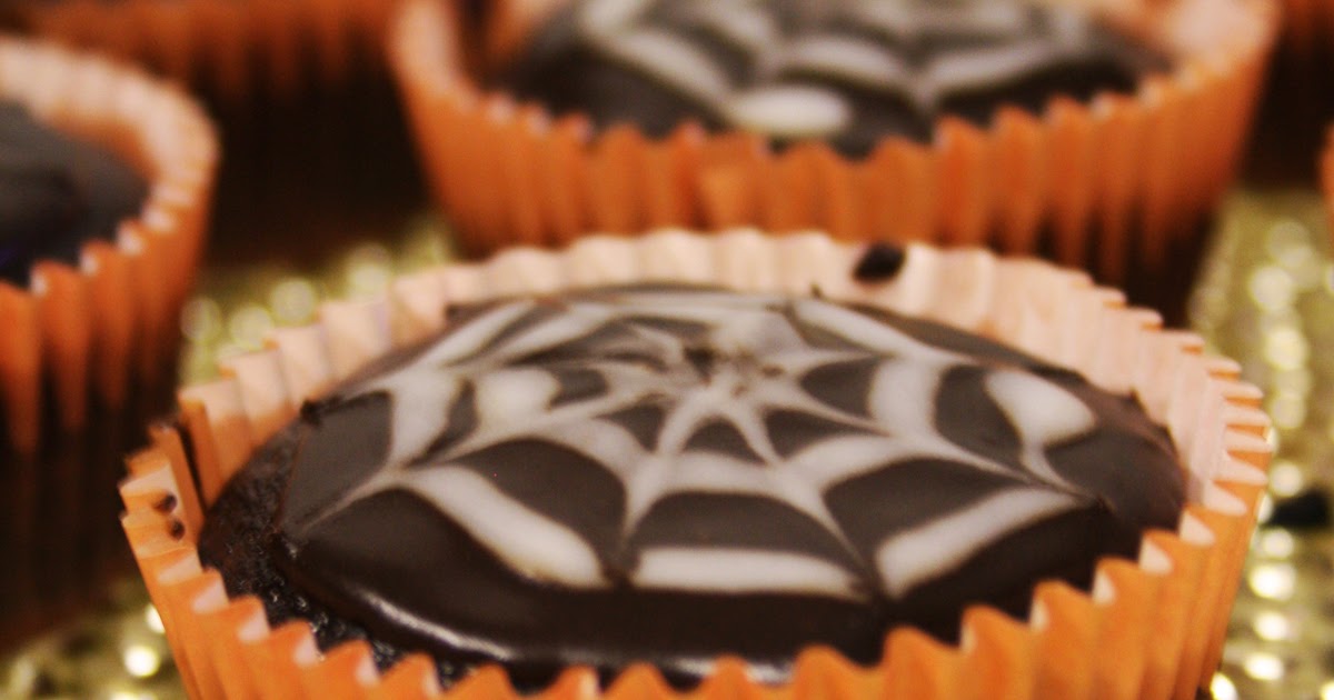 cakepornuk's tweet photo. Ok, so it's a halloween recipe, but these vegan and gluten free chocolate cupcakes do make for a rather tasty treat! Try this yummy recipe from the Cake Porn archives. https://t.co/vwTmuvQ7XK https://t.co/0wMlEM9y2s