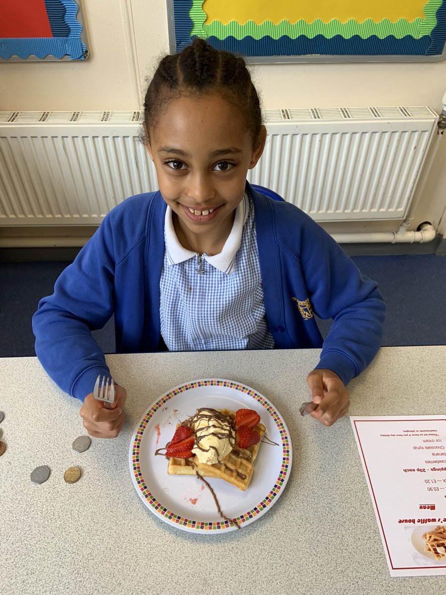 StJosephClass1's tweet photo. We learned how to order from a menu today and make sure that we received the correct change! We also practised using a knife and fork to show good dining manners! @StAnnesCPS @StJohntheApost1 @StJosephClass1 https://t.co/DvhBqPhqGu