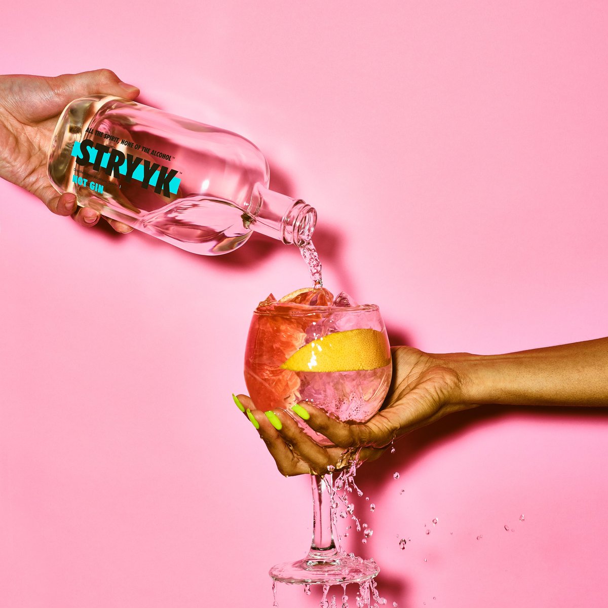 ZeitgeistLight's tweet image. Thrilled to be working with @StryykD on their influencer campaign #STRYYKCLUB this summer! The zero-alcohol spirit brand are all about packing a punch with their #NOTGIN #NOTRUM + #NOTVODKA - all available from @Tesco ✌️💃