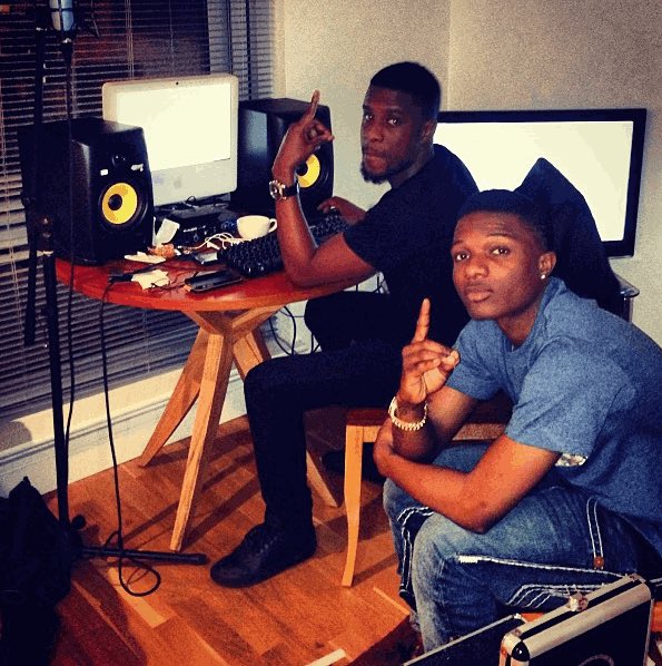MaleekBerry's tweet photo. From boys to men 💪🏾 ! More life family 🦁 @wizkidayo is living proof that there’s no shortcut to greatness! ❤️ now we SMILE loll 😆 https://t.co/Vwqi4h6X0T