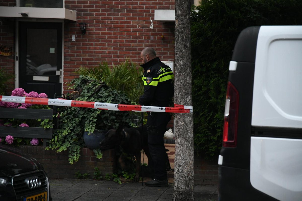 Overval op woning in Hilversum, bewoners bedreigd met vuurwapen..