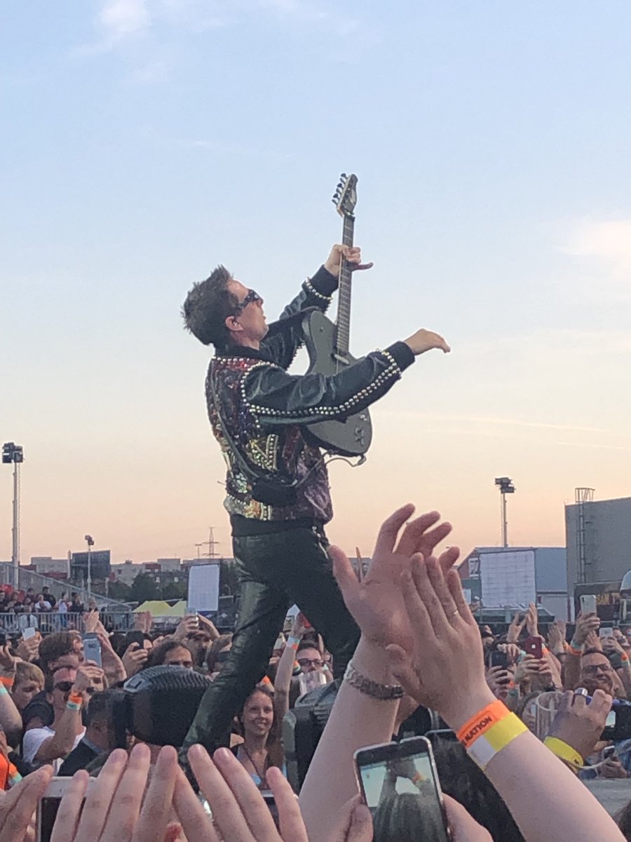 NickIndjov's tweet photo. the best of times....#muse #muselive #simulationtheorytour #2019 https://t.co/8xZ7zidC50