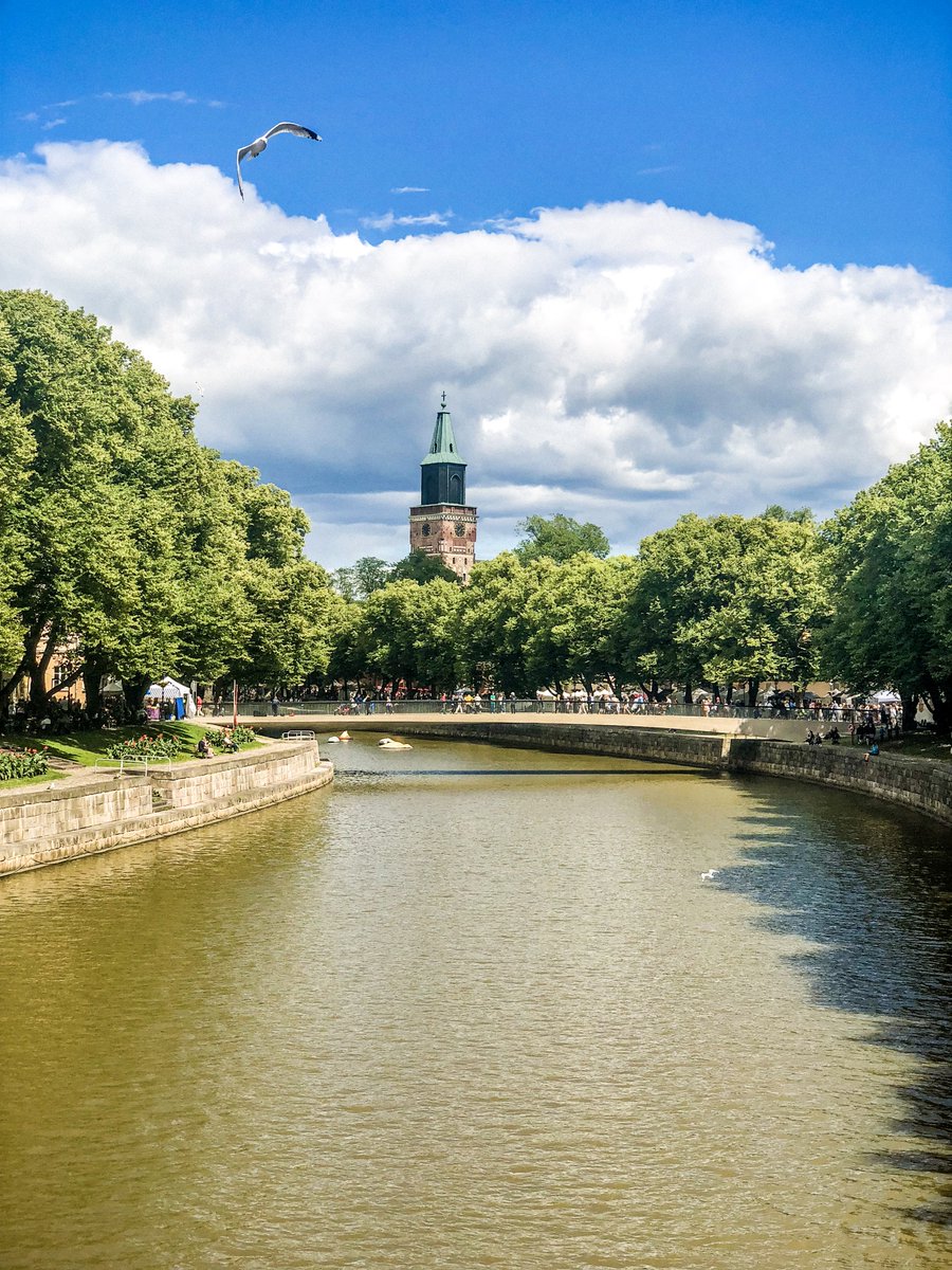Moni yritys on kokenut kolhuja, ja toiset taistelevat eloonjäämisestään päivittäin. Paikalliset yrittäjät tarvitsevat edelleen apuasi.

#tueturkulaista-lahjakortti on kaikkea muuta kuin persoonaton lahja. Sen takana on arvokas tarina, jota saaja osaa varmasti arvostaa.

#turku
