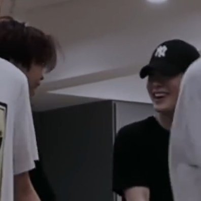 johnnyjaeisreal's tweet photo. ไอดอลจีบกันขณะซ้อมมีอยู่จริงนะค่ะ https://t.co/VX1t6NRbQD