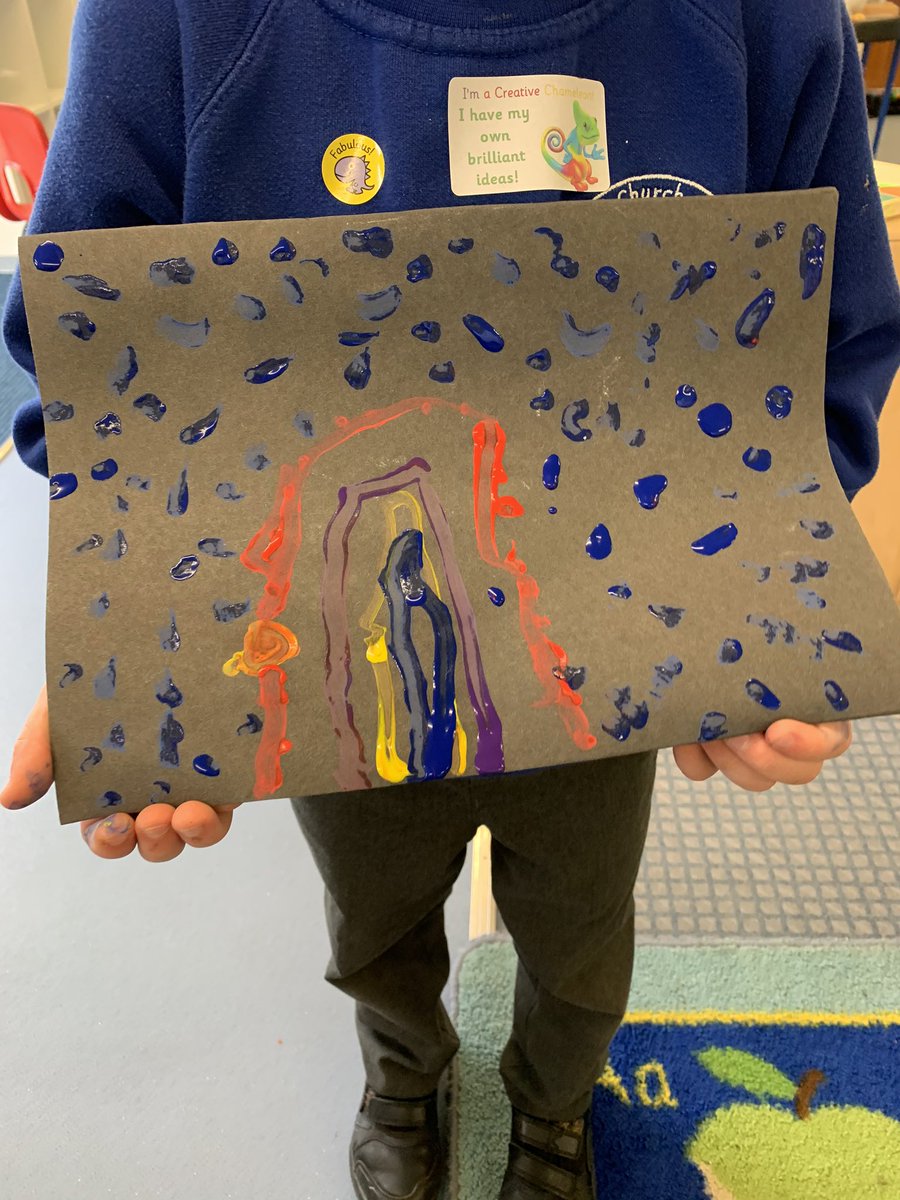 LucyCarter777's tweet photo. @ClivetheCrane Experimenting with Dot painting to make a rainbow 🌈 The children loved mixing colours to make new colours. https://t.co/QX8BzN6xeY
