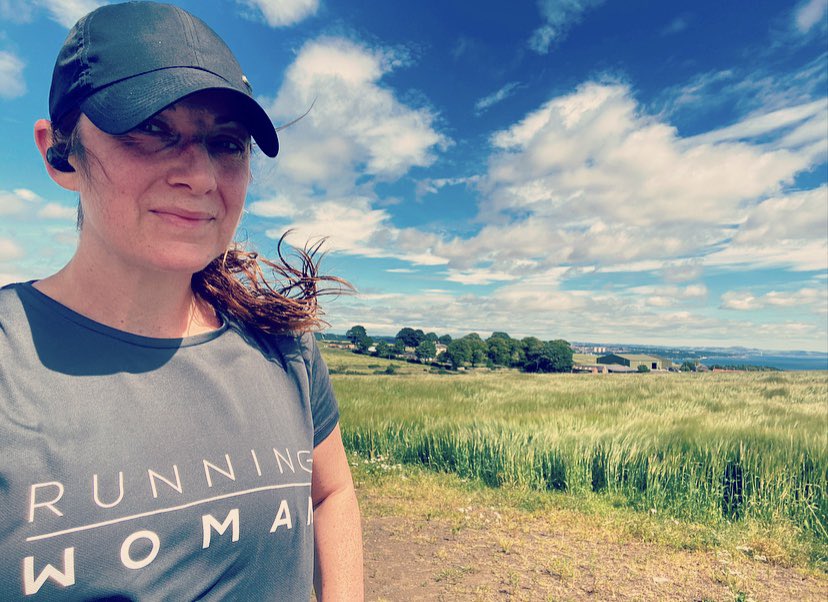 jennyparky's tweet photo. Love my new top @RunningWomanUK 🙌 #greatdayforarun #freshair https://t.co/d0qRHP2cUq